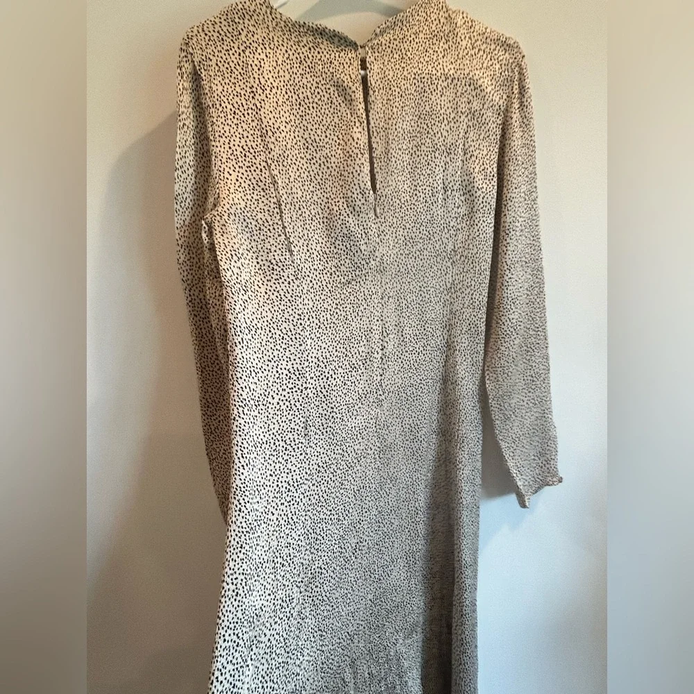 Zara beige and black Mock Neck Sheath Dress - Picture 10 of 10